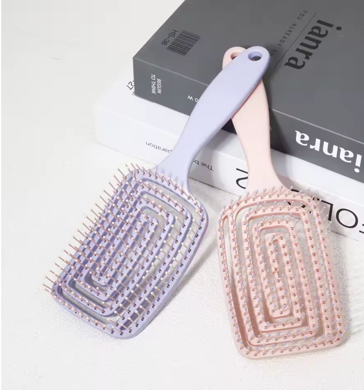 Brosse à cheveux carrée poils en nylon