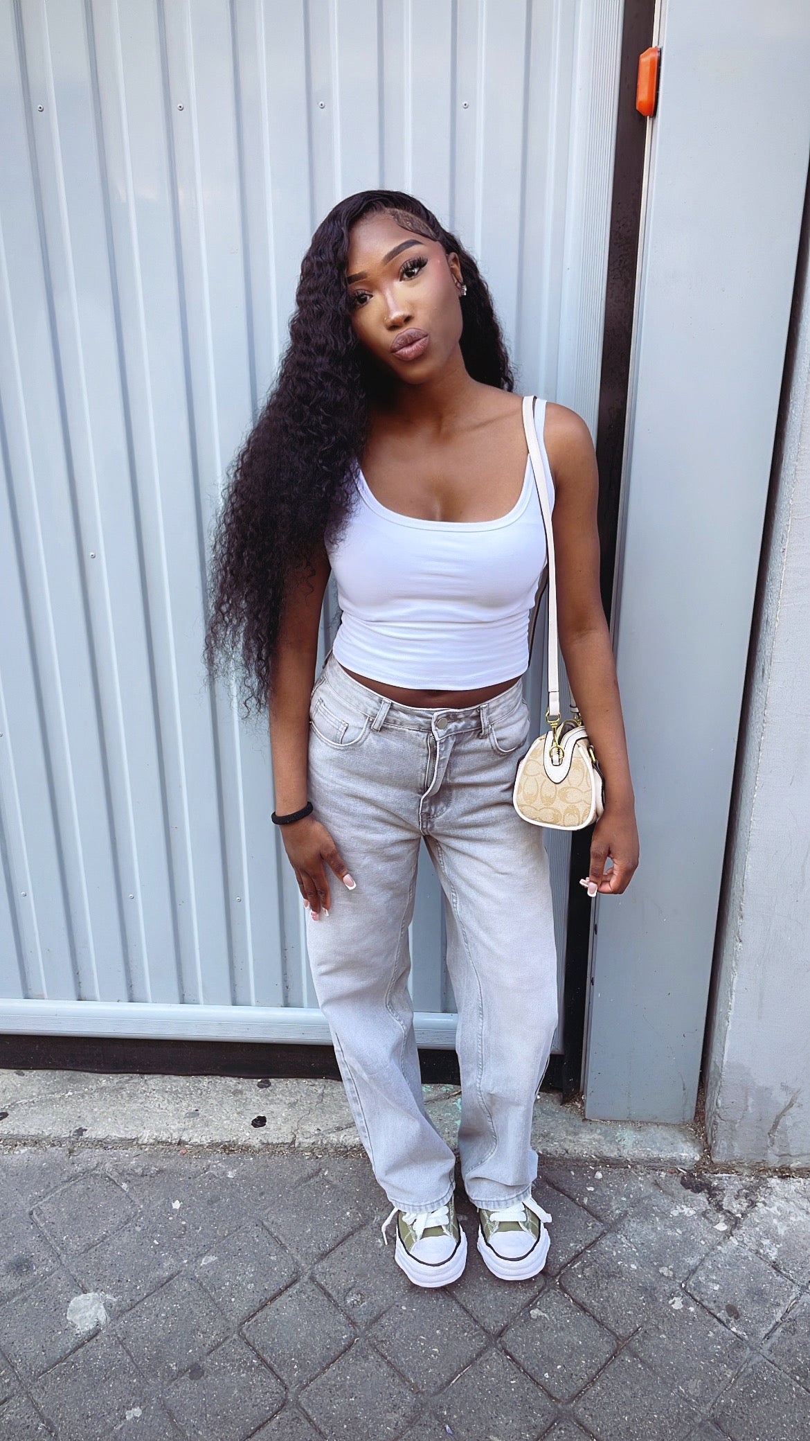 Perruque 100% Raw hair Deep Wave 13x4 Closure